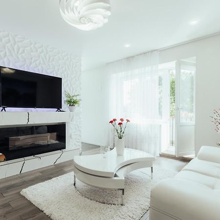 Snow White Center Appartment Liepaja Exterior photo